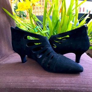 Rockport brand new black suede shoes without box